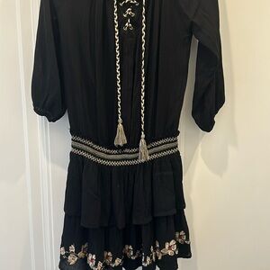 Long sleeve dress that cinches at the waist